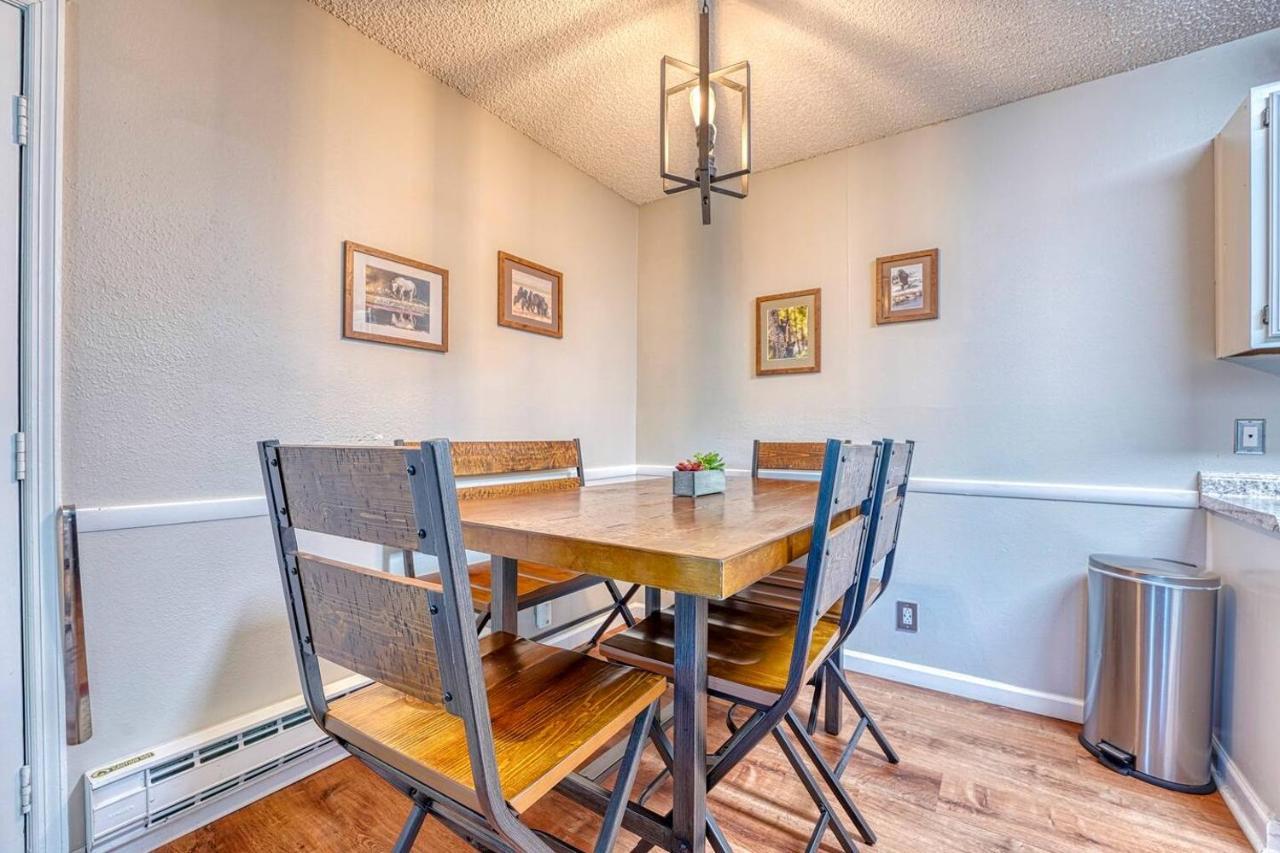 אבון Riverfront Family-Friendly Condo מראה חיצוני תמונה