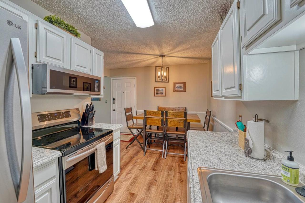 אבון Riverfront Family-Friendly Condo מראה חיצוני תמונה